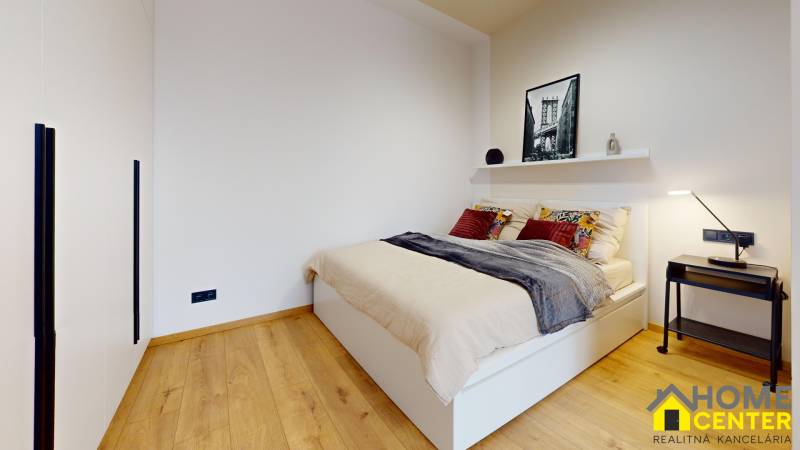 NOVOSTAVBA-NA-PREDAJ-1-IZBOVY-BYT-S-KRASNOU-TERASOU-S-VYHLADOM-NA-MESTO-KOMARNO-Bedroom 1.jpg