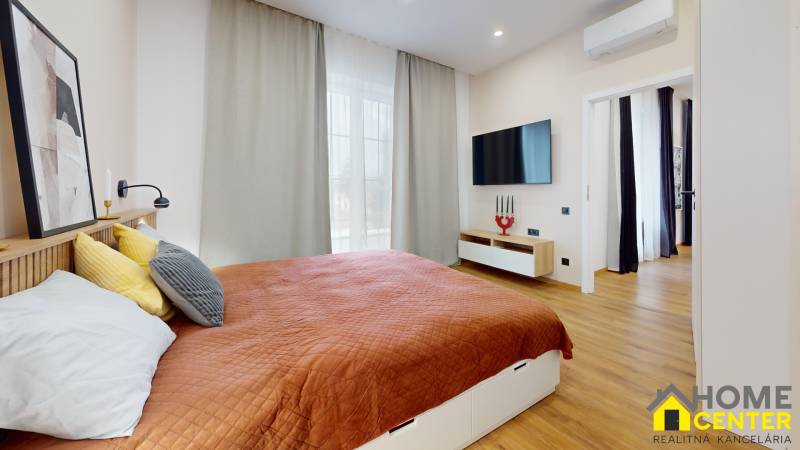NOVOSTAVBA-NA-PRENAJOM-LUXUSNY-3-IZBOVY-BYT-S-PRIESTRANNOU-TERASOU-KOMARNO-Bedroom.jpg