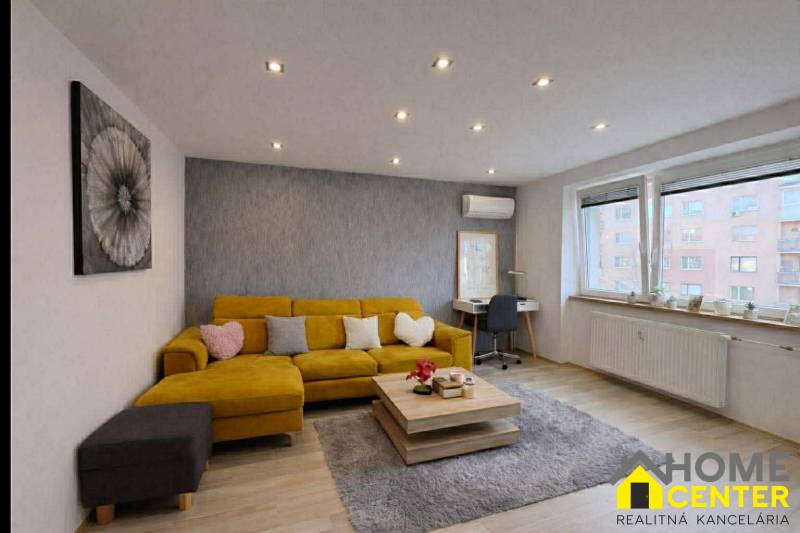 c0447e6c-62cb-4a1f-bceb-20e26bda5be7.jfif