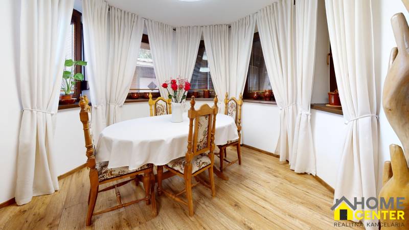NA-PREDAJ-RODINNY-DOM-NITRA-CHRENOVA-Dining-Room.jpg
