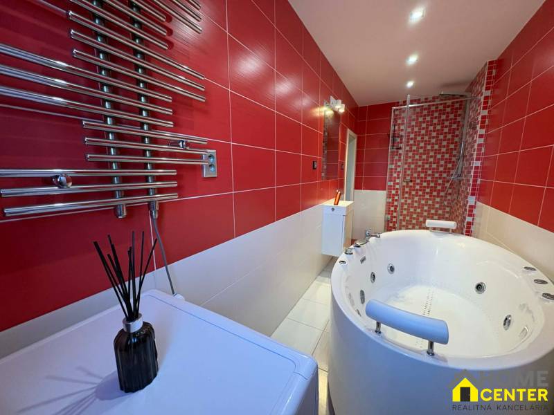 e8f33a0c-d30f-4e0c-b9f8-2dde5e336c0f.jfif