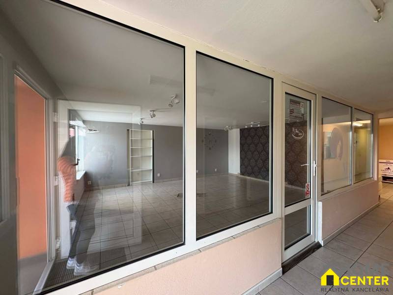 eed09cf6-7e49-42d8-9592-503809c1b9fb.jfif