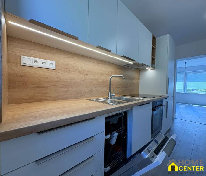 ebe8f8ce-5af5-47ad-81f7-593d20be41c3.jfif