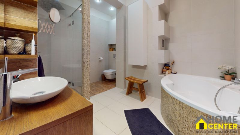 NA-PREDAJ-5-IZBOVY-DVOJPODLAZNY-BYT-OKRUZNA-CESTA-KOMARNO-Bathroom.jpg