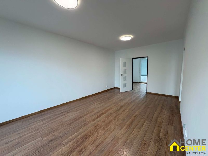 2d5f427d-8fc3-4bd0-9ba4-b3be337d1888.jpg