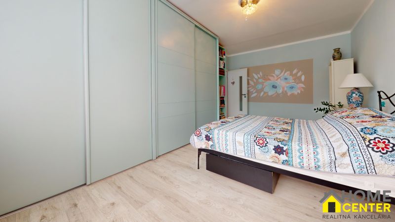 NA-PREDAJ-MODERNY-2-IZBOVY-BYT-VII-SIDLISKO-KOMARNO-Bedroom 1.jpg