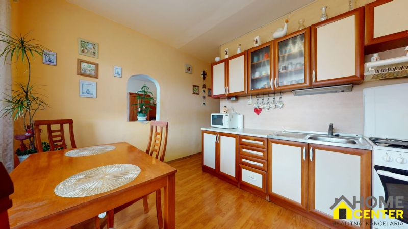 NA-PREDAJ-3-IZBOVY-BYT-S-BALKONOM-NA-UL-PALATINOVEJ-VII-SIDLISKO-KOMARNO-07062026_202138.jpg