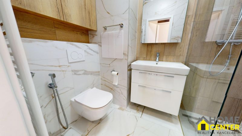 NA-PRENAJOM-ZREKONSTRUOVANY-3-IZBOVY-BYT-S-GARAZOU-V-PRIAMOM-CENTRE-MESTA-UL-FRANTISKANOV-07082026_090926.jpg