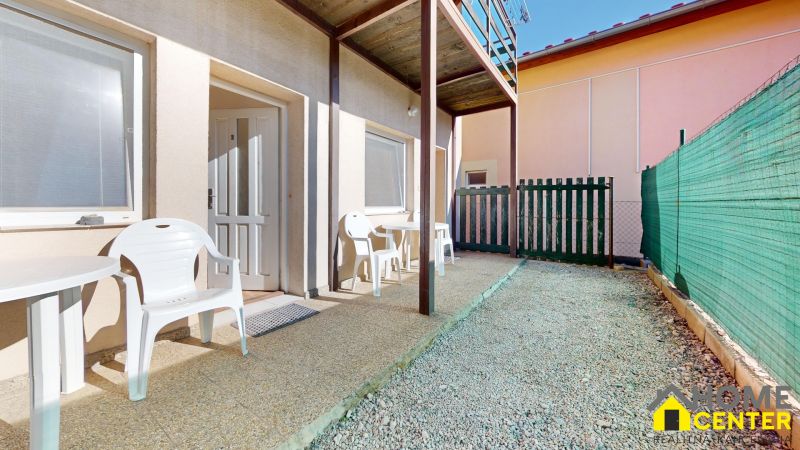 NA-PREDAJ-6-APARTMANOVY-PENZION-OPROTI-KUPALISKA-PODHAJSKA-Staircase.jpg