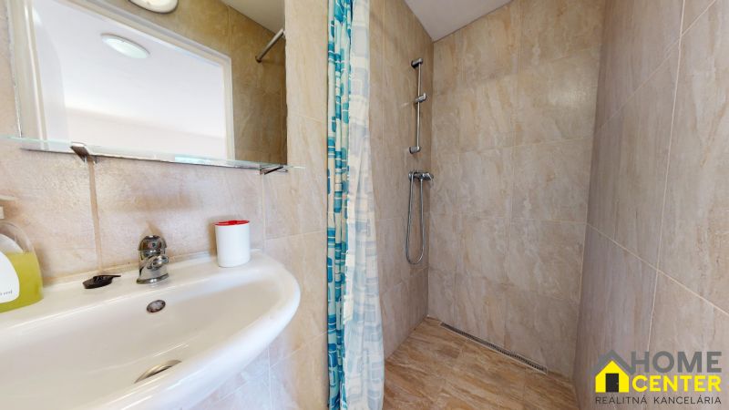 NA-PREDAJ-6-APARTMANOVY-PENZION-OPROTI-KUPALISKA-PODHAJSKA-10112026_182601.jpg