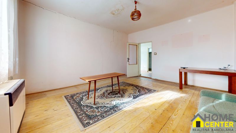 NA-PREDAJ-RODINNY-DOM-NEDALEKO-DUNAJA-VELKE-KOSIHY-Living-Room.jpg